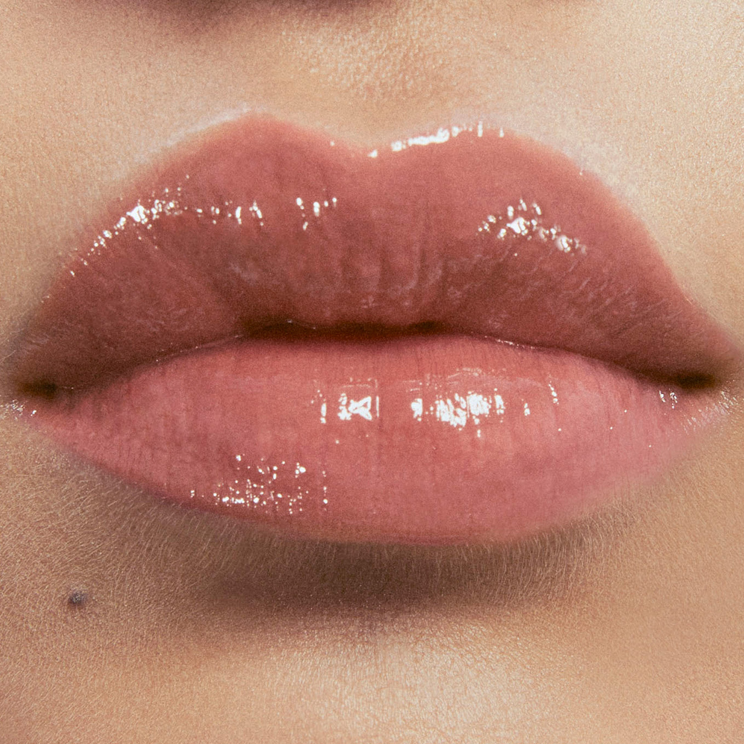 LOVESHINE EL NUEVO LABIAL DE ALTO BRILLO (LABIAL EN BARRA CON EFECTO BRILLOSO)